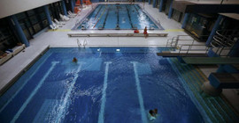 Berlin'de kadınlar artık havuzlarda üstsüz yüzebilecek