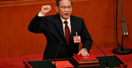 Çin'in yeni Başbakanı Devlet Başkanı Şi'nin müttefiki Li Çiang oldu