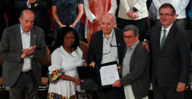 Kolombiya hükümeti ikinci tur barış görüşmelerinde ELN'in siyasi statüsünü tanıdı