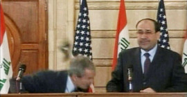 Bush'a ayakkabı fırlatan gazeteci konuştu: Pişman değilim