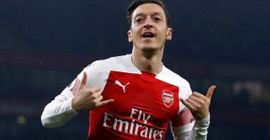 Mesut Özil futbolu bıraktığını açıkladı