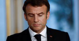 Macron televizyon röportajında lüks saatini 'yok etti'
