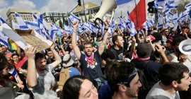 Netanyahu, kriz yaratan yargı düzenlemesini erteledi