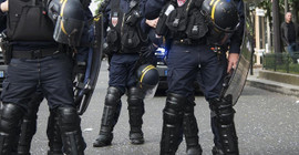 Fransa, polis şiddetiyle gözünü kaybeden gence 15 bin euro ödeyecek