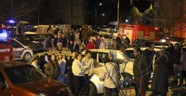 Uşak'ta ev yangını: Apartman tahliye edildi