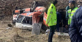 Kayseri'de cenaze aracı şarampole devrildi: İki ölü, üç yaralı