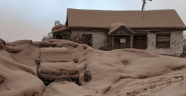 Kamçatka'da yanardağ patladı, köyler küllerle kaplandı