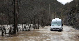 Dersim'de sağanak yağış: Munzur Çayı üç ayrı noktada taştı