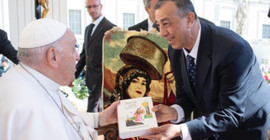 Sur Belediyesi'nin eski başkanı Demirbaş'tan Papa Francis'e ziyaret: Barış duası istedi