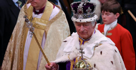 3. Charles tacını taktı: Resmen İngiltere Kralı oldu