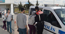 Hasta ve yakınlarından iki sağlık memuruna şiddet