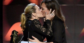 Kate Winslet'ten şaşırtan öpücük
