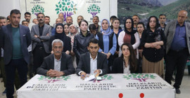 Yeşil Sol Parti Hakkari’de demokrasi nöbeti başlattı