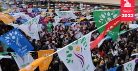 'Demokrasi Nöbeti'ndeki Hakkari'de Yeşil Sol Parti 3-0 yaptı