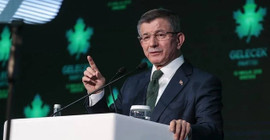 Davutoğlu, 'grup toplantısı' paylaşımını tepkiler üzerine sildi