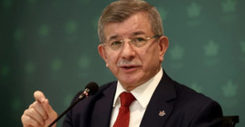 Davutoğlu'ndan depremzedeleri hedef gösterenlere tepki: Kardeşlerimizi incitmeye kimsenin hakkı yok
