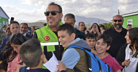 Haluk Levent duyurdu: AHBAP 12 prefabrik okul yaptırdı