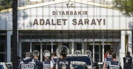 Diyarbakır'da dört avukat tahliye edildi