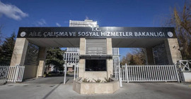 Bakanlıktan, kız çocuğunun masa üzerinde oynatılmasına dair açıklama: Suç duyurusu ve soruşturma