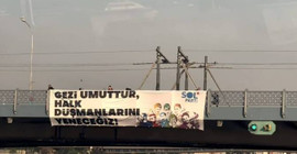 SOL Parti’den Gezi’nin 10’uncu yılında Galata Köprüsü’ne pankart: Gezi umuttur, halk düşmanlarını yeneceğiz