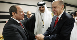 Bloomberg'den Sisi ve Erdoğan yorumu: Umutsuzca ekonomik koltuk değneğine ihtiyaç duyuyorlar