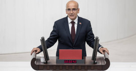CHP'li Özgür Karabat: Mehmet Şimşek'in 4 günlük faturası 1 trilyon TL