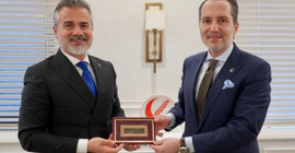 AKP’den istifa eden Suat Kılıç, Yeniden Refah Partisi’ne geçti