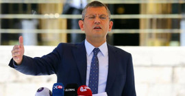 Özgür Özel’den, kapalı grup toplantısı sonrası açıklama: Ben Genel Başkan olmayan ilk Grup Başkanıyım