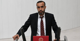 Babası ve iki kardeşi öldürülen Ferit Şenyaşar’dan ilk soru önergesi
