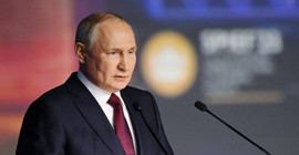 Putin yasayı imzaladı: Sıkıyönetim ihlaline 30 gün gözaltı