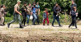 Yunan yetkililer: Meriç üzerindeki adacıkta mahsur kalan 145 göçmen kurtarıldı