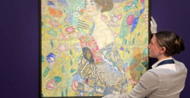 Gustav Klimt'in 'Yelpazeli Kadın' tablosuna rekor fiyat