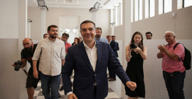 Aleksis Çipras, SYRIZA genel başkanlığından istifa etti: En güzel deniz henüz gidilmemiş olandır