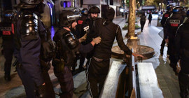 Fransa'da protestoların 5'inci gecesinde 486 gözaltı: Belediye Başkanı'nın evi ateşe verildi