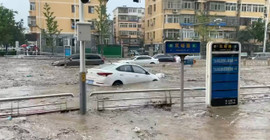 Doksuri Tayfunu: Çin'in başkenti Pekin'de yollar ırmağa döndü, en az iki kişi öldü