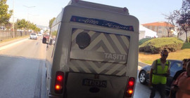 Bursa'da servis minibüsü kaza yaptı, 5 işçi yaralandı