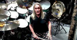 Iron Maiden'ın bateristi Nicko McBrain, felç geçirdiğini açıkladı