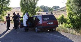 Sivas'ta bir otomobilin içinde kadın ve erkek cesedi bulundu