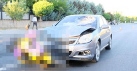 Bingöl'de bir araç motokuryeye çarptı: Hayati tehlikesi var