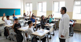 Bakan Tekin'den 'öğretmenler beyaz önlük giyecek' talimatı