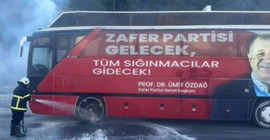 İnebolu'dan Ankara'ya yürüyecekti: Zafer Partisi lideri Ümit Özdağ'ın otobüsünde yangın