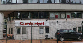 Cumhuriyet Vakfı Yönetim Kurulu üyelerinden üç isme istifa çağrısı: Cumhuriyet'in yakasından düşün