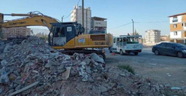 Hatay'da depremin 215'inci gününde temel kazısında enkazdan ceset çıktı
