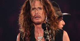 Solist Steven Tyler'ın ses tellerindeki hasar nedeniyle Aerosmith'in konserleri ertelendi