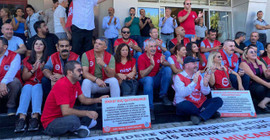Narlıdere Belediyesi’nde sendika değiştirdiği için atılan beş işçi, işe geri alındı