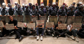 Dağlık Karabağ'da ateşkes sonrası Ermenistan'da protestolar: Karabağ görüşmeleri bugün başladı