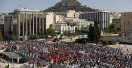 Yeni çalışma yasası tasarısına sert tepki: Atina'da binlerce kişiden grev yürüyüşü