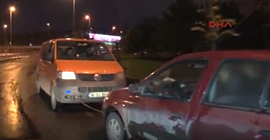 Haliç Köprüsü'nde geri geri araç çekti