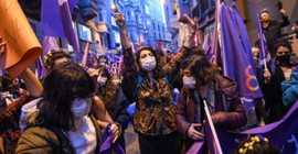 Feminist Gece Yürüyüşü'ne katıldıkları için yargılananlar beraat etti