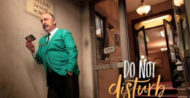 Cem Yılmaz imzalı Do Not Disturb'ün görsel hikaye taslakları yapay zekaya yaptırıldı